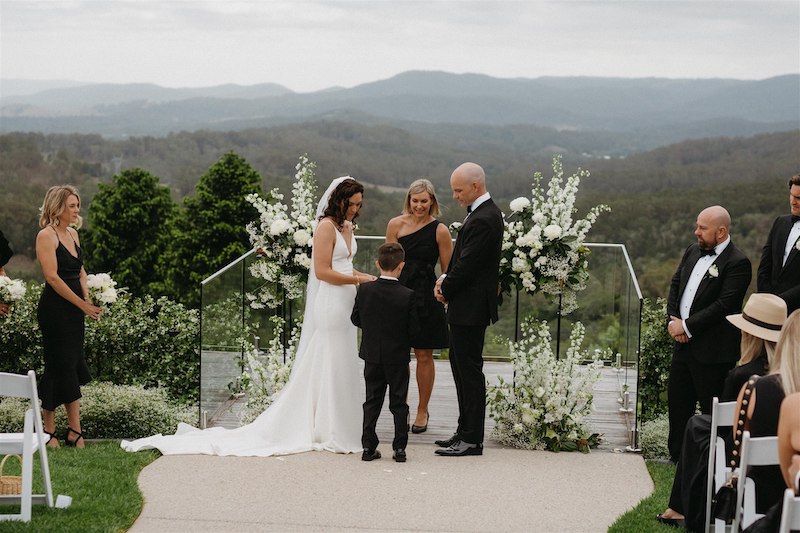 Laura and Toby Wedding ceremoney Old Dairy Maleny with Emma Homewood marriage celebrant